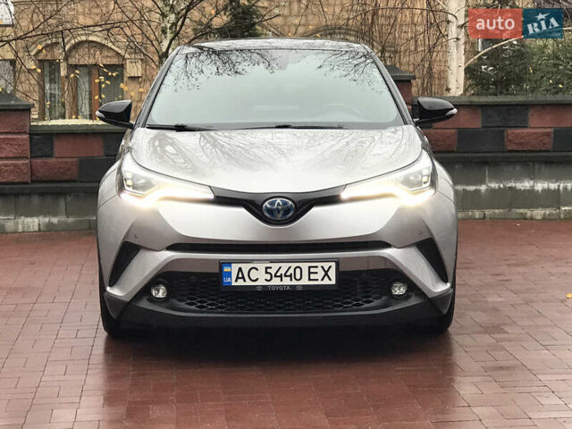 Серый Тойота C-HR, объемом двигателя 1.8 л и пробегом 69 тыс. км за 20700 $, фото 3 на Automoto.ua