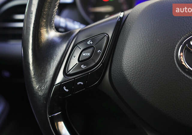 Серый Тойота C-HR, объемом двигателя 1.2 л и пробегом 89 тыс. км за 18500 $, фото 27 на Automoto.ua