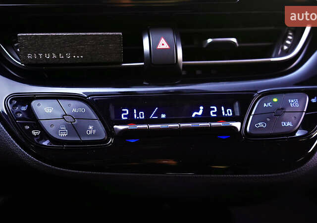 Серый Тойота C-HR, объемом двигателя 1.2 л и пробегом 89 тыс. км за 18500 $, фото 31 на Automoto.ua