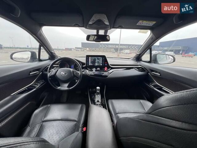 Серый Тойота C-HR, объемом двигателя 1.2 л и пробегом 55 тыс. км за 23200 $, фото 23 на Automoto.ua