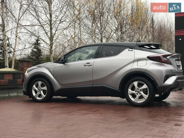 Серый Тойота C-HR, объемом двигателя 1.8 л и пробегом 69 тыс. км за 20700 $, фото 13 на Automoto.ua