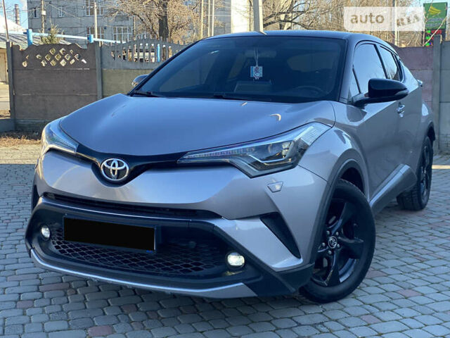 Сірий Тойота C-HR, об'ємом двигуна 1.2 л та пробігом 96 тис. км за 20900 $, фото 2 на Automoto.ua