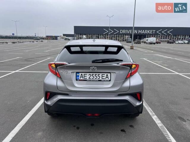 Серый Тойота C-HR, объемом двигателя 1.2 л и пробегом 55 тыс. км за 23200 $, фото 11 на Automoto.ua