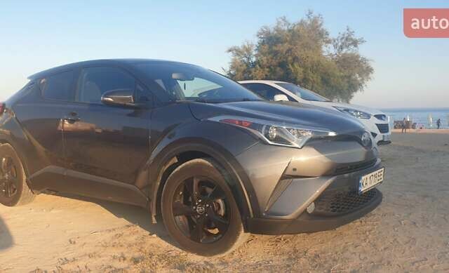 Серый Тойота C-HR, объемом двигателя 1.99 л и пробегом 65 тыс. км за 19500 $, фото 5 на Automoto.ua