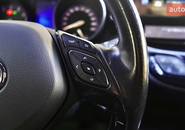 Серый Тойота C-HR, объемом двигателя 1.2 л и пробегом 89 тыс. км за 18500 $, фото 28 на Automoto.ua