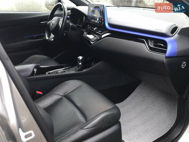 Серый Тойота C-HR, объемом двигателя 1.8 л и пробегом 69 тыс. км за 20700 $, фото 24 на Automoto.ua