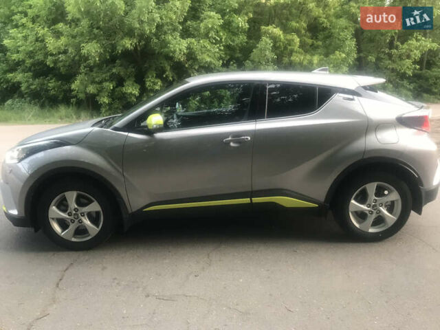 Серый Тойота C-HR, объемом двигателя 1.2 л и пробегом 76 тыс. км за 22000 $, фото 2 на Automoto.ua