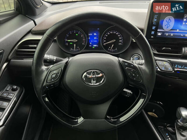 Серый Тойота C-HR, объемом двигателя 1.2 л и пробегом 93 тыс. км за 19950 $, фото 30 на Automoto.ua