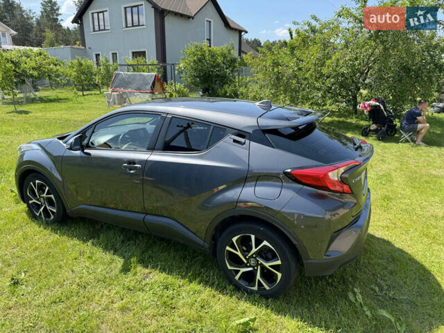 Сірий Тойота C-HR, об'ємом двигуна 1.99 л та пробігом 133 тис. км за 15499 $, фото 4 на Automoto.ua
