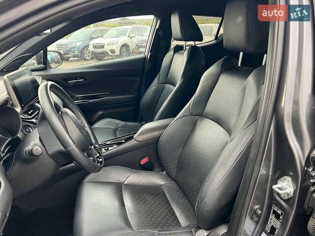 Серый Тойота C-HR, объемом двигателя 1.2 л и пробегом 108 тыс. км за 19290 $, фото 19 на Automoto.ua