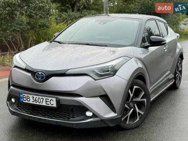 Серый Тойота C-HR, объемом двигателя 1.8 л и пробегом 90 тыс. км за 22700 $, фото 1 на Automoto.ua