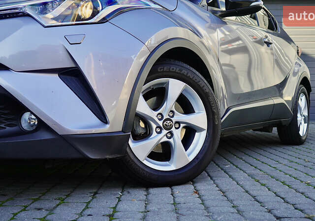 Серый Тойота C-HR, объемом двигателя 1.2 л и пробегом 89 тыс. км за 18500 $, фото 10 на Automoto.ua