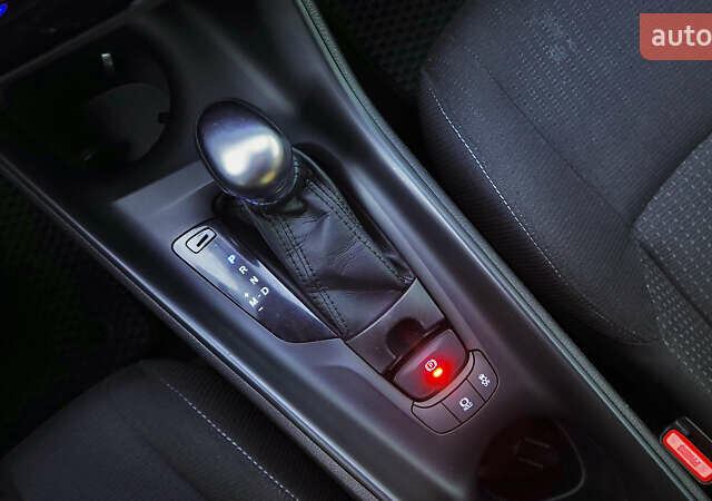 Серый Тойота C-HR, объемом двигателя 1.2 л и пробегом 89 тыс. км за 18500 $, фото 32 на Automoto.ua