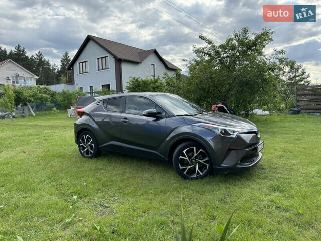 Сірий Тойота C-HR, об'ємом двигуна 1.99 л та пробігом 133 тис. км за 15499 $, фото 2 на Automoto.ua