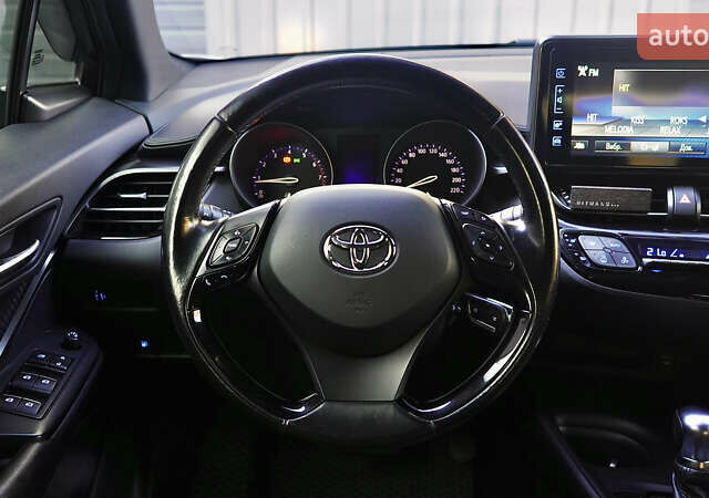 Серый Тойота C-HR, объемом двигателя 1.2 л и пробегом 89 тыс. км за 18500 $, фото 25 на Automoto.ua