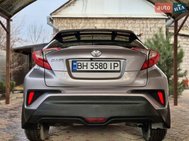 Серый Тойота C-HR, объемом двигателя 2 л и пробегом 67 тыс. км за 17300 $, фото 14 на Automoto.ua