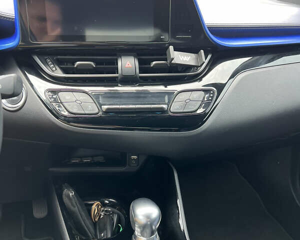 Сірий Тойота C-HR, об'ємом двигуна 1.2 л та пробігом 50 тис. км за 22000 $, фото 8 на Automoto.ua