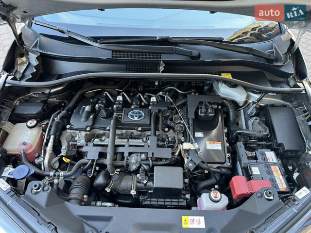 Серый Тойота C-HR, объемом двигателя 1.8 л и пробегом 90 тыс. км за 19999 $, фото 43 на Automoto.ua