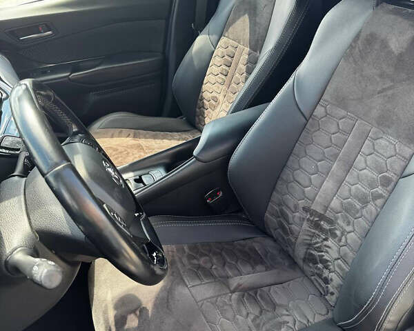 Серый Тойота C-HR, объемом двигателя 1.99 л и пробегом 92 тыс. км за 21300 $, фото 11 на Automoto.ua
