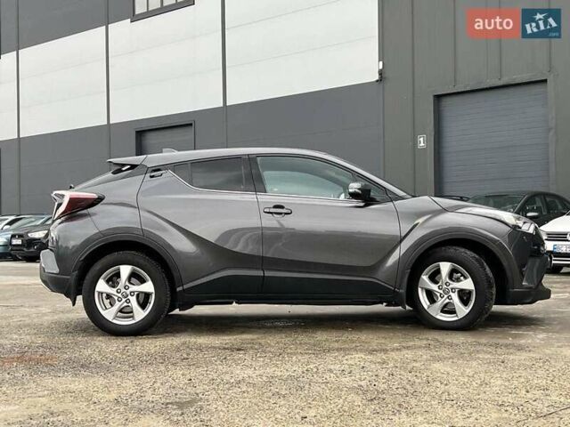 Серый Тойота C-HR, объемом двигателя 1.2 л и пробегом 108 тыс. км за 19290 $, фото 9 на Automoto.ua