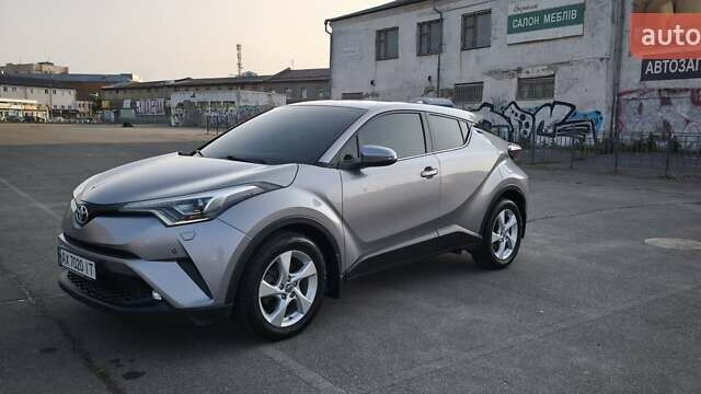 Серый Тойота C-HR, объемом двигателя 1.2 л и пробегом 53 тыс. км за 19500 $, фото 10 на Automoto.ua