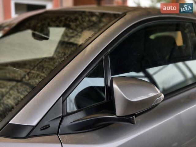 Серый Тойота C-HR, объемом двигателя 2 л и пробегом 67 тыс. км за 17300 $, фото 35 на Automoto.ua