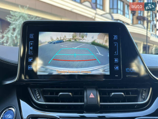 Серый Тойота C-HR, объемом двигателя 1.8 л и пробегом 90 тыс. км за 19700 $, фото 44 на Automoto.ua