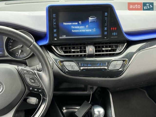 Серый Тойота C-HR, объемом двигателя 1.8 л и пробегом 90 тыс. км за 22700 $, фото 32 на Automoto.ua