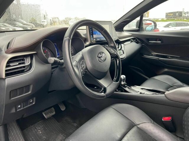 Сірий Тойота C-HR, об'ємом двигуна 1.2 л та пробігом 108 тис. км за 19290 $, фото 20 на Automoto.ua