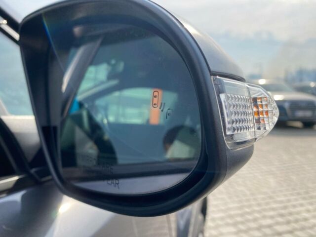 Серый Тойота C-HR, объемом двигателя 1.8 л и пробегом 109 тыс. км за 18600 $, фото 9 на Automoto.ua
