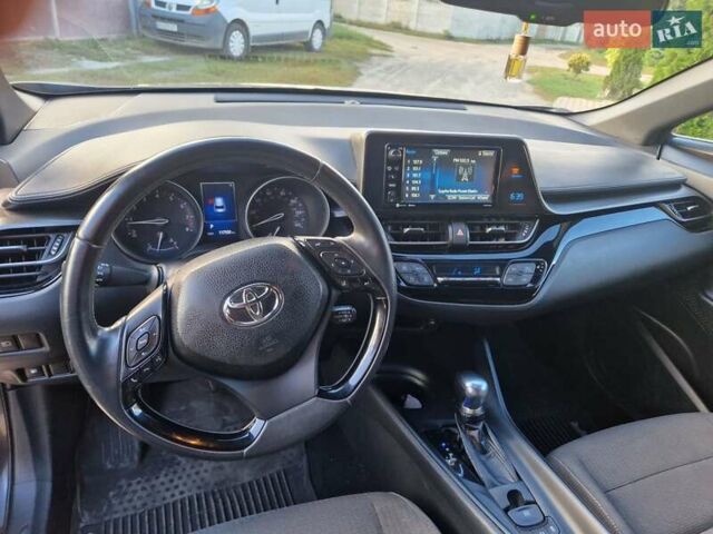 Серый Тойота C-HR, объемом двигателя 2 л и пробегом 117 тыс. км за 15900 $, фото 17 на Automoto.ua
