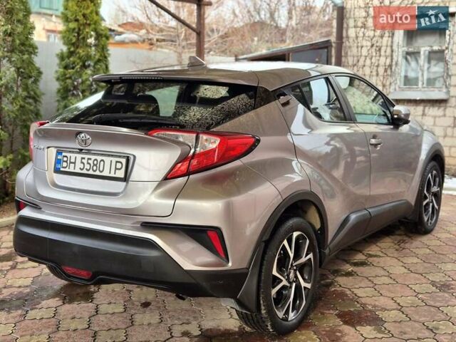 Серый Тойота C-HR, объемом двигателя 2 л и пробегом 67 тыс. км за 17300 $, фото 15 на Automoto.ua