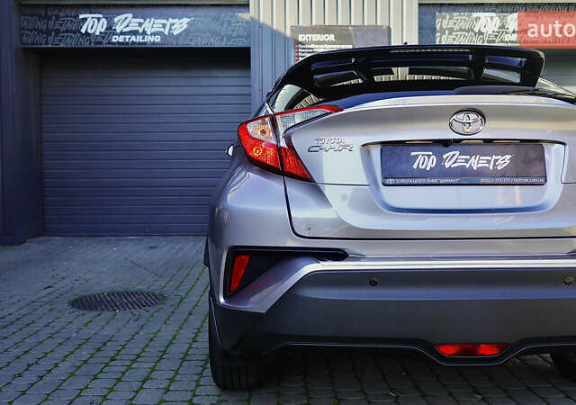 Серый Тойота C-HR, объемом двигателя 1.2 л и пробегом 89 тыс. км за 18500 $, фото 16 на Automoto.ua