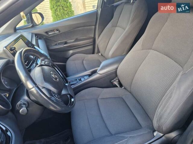 Серый Тойота C-HR, объемом двигателя 2 л и пробегом 117 тыс. км за 15900 $, фото 19 на Automoto.ua