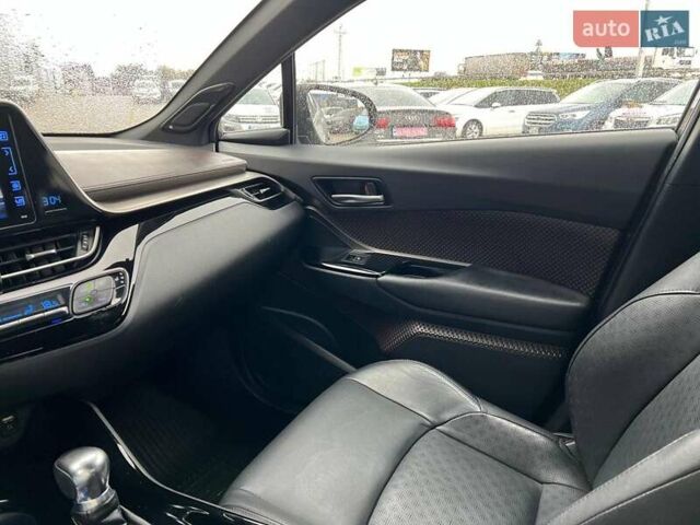 Серый Тойота C-HR, объемом двигателя 1.2 л и пробегом 108 тыс. км за 19290 $, фото 29 на Automoto.ua