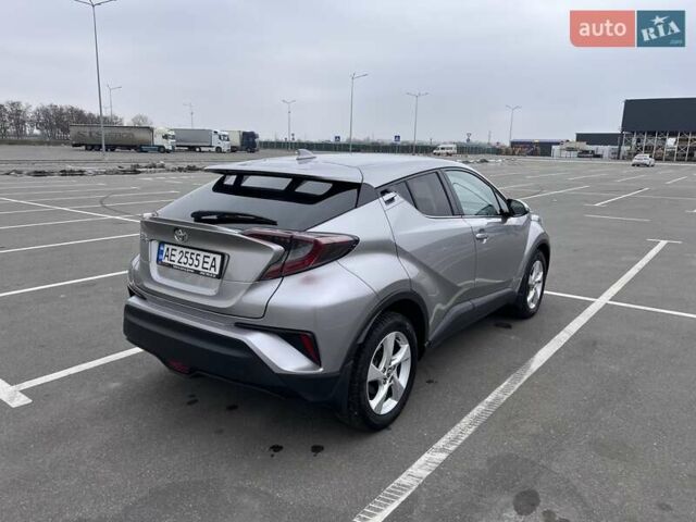 Серый Тойота C-HR, объемом двигателя 1.2 л и пробегом 55 тыс. км за 23200 $, фото 12 на Automoto.ua