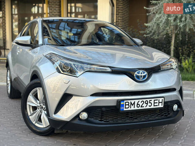 Серый Тойота C-HR, объемом двигателя 1.8 л и пробегом 90 тыс. км за 19700 $, фото 1 на Automoto.ua
