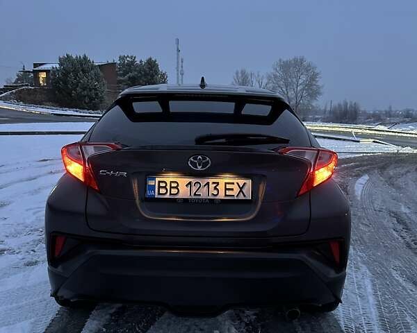 Сірий Тойота C-HR, об'ємом двигуна 1.99 л та пробігом 105 тис. км за 18000 $, фото 6 на Automoto.ua