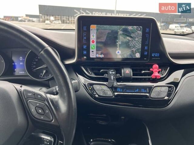 Серый Тойота C-HR, объемом двигателя 1.2 л и пробегом 55 тыс. км за 23200 $, фото 18 на Automoto.ua