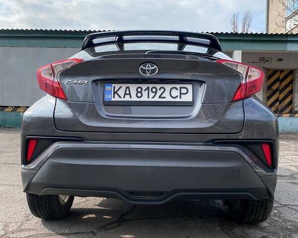 Сірий Тойота C-HR, об'ємом двигуна 1.99 л та пробігом 78 тис. км за 17000 $, фото 11 на Automoto.ua