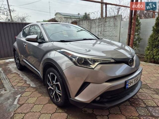 Серый Тойота C-HR, объемом двигателя 2 л и пробегом 67 тыс. км за 17300 $, фото 7 на Automoto.ua
