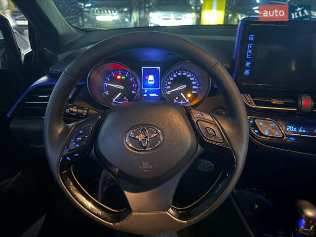 Серый Тойота C-HR, объемом двигателя 1.2 л и пробегом 143 тыс. км за 17200 $, фото 17 на Automoto.ua
