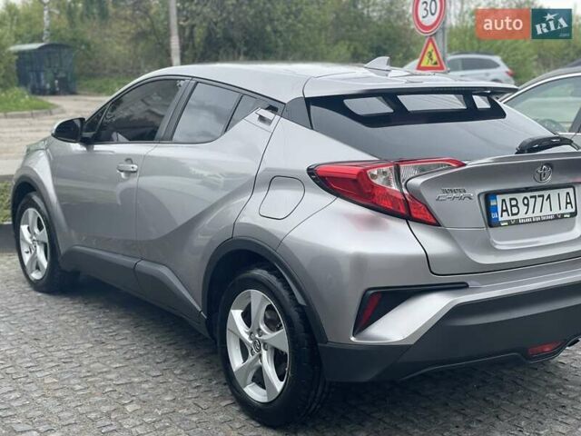 Сірий Тойота C-HR, об'ємом двигуна 1.99 л та пробігом 207 тис. км за 19500 $, фото 4 на Automoto.ua