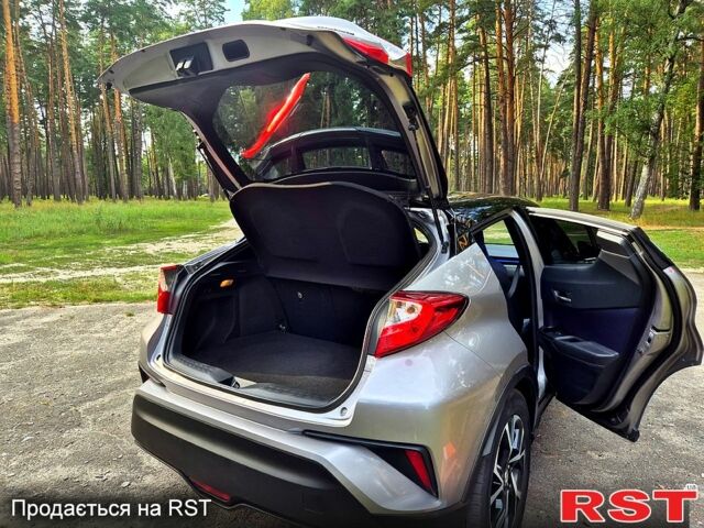 Сірий Тойота C-HR, об'ємом двигуна 1.8 л та пробігом 150 тис. км за 23500 $, фото 7 на Automoto.ua