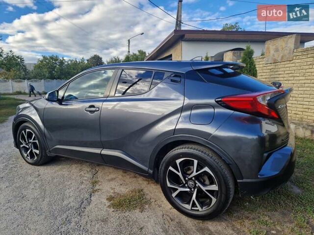 Серый Тойота C-HR, объемом двигателя 2 л и пробегом 117 тыс. км за 15300 $, фото 7 на Automoto.ua