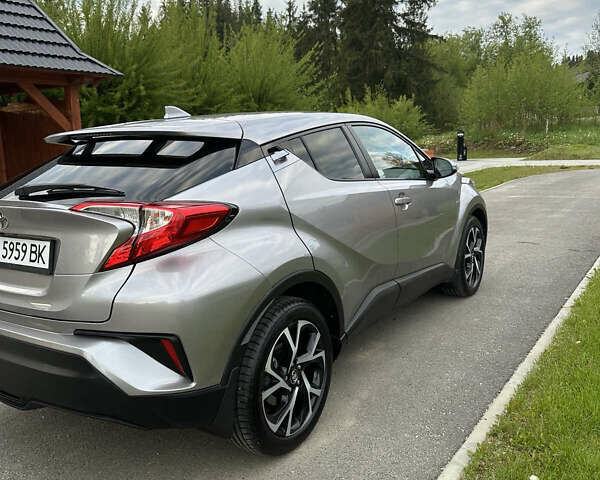 Сірий Тойота C-HR, об'ємом двигуна 1.99 л та пробігом 167 тис. км за 18000 $, фото 6 на Automoto.ua