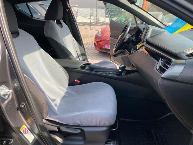 Серый Тойота C-HR, объемом двигателя 1.8 л и пробегом 109 тыс. км за 18600 $, фото 32 на Automoto.ua