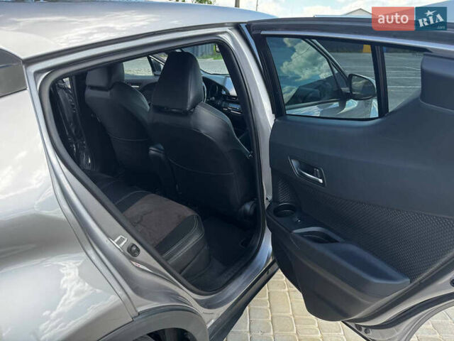Серый Тойота C-HR, объемом двигателя 1.99 л и пробегом 92 тыс. км за 21300 $, фото 6 на Automoto.ua