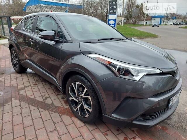 Серый Тойота C-HR, объемом двигателя 1.99 л и пробегом 47 тыс. км за 17300 $, фото 3 на Automoto.ua