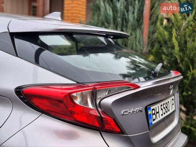 Серый Тойота C-HR, объемом двигателя 2 л и пробегом 67 тыс. км за 17300 $, фото 19 на Automoto.ua